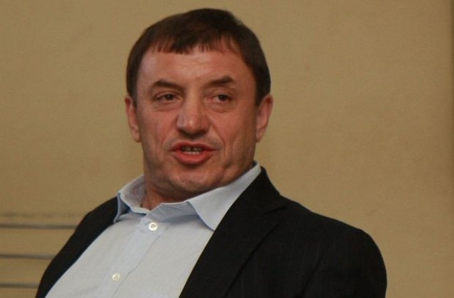 Управлението на Борисов е поход на разрухата, смята Алексей Петров