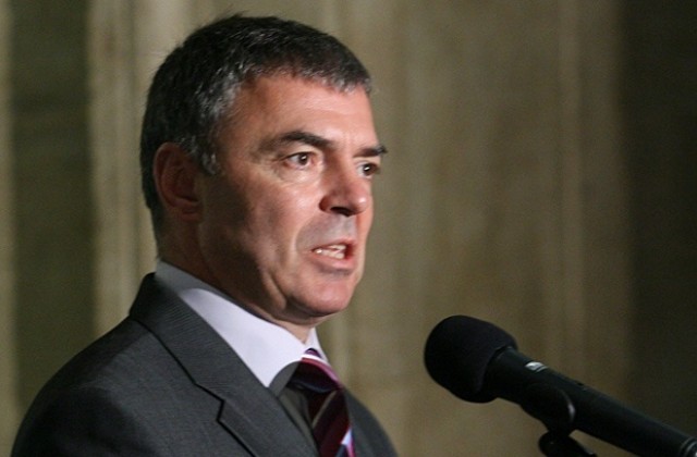 Министър Игнатов в Кюстендил, открива олимпиада