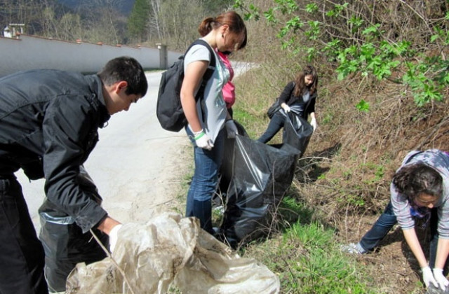 Добър старт за кампанията по почистването във Враца