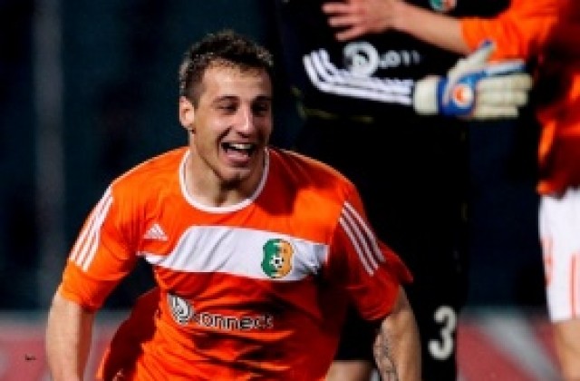 Гент и Генк в битка за играча, скарал Любо Пенев и Матеус