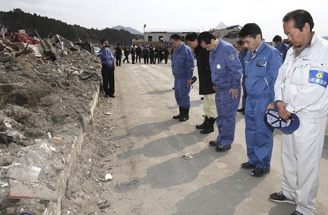 Япония отбелязва месец след бедствието