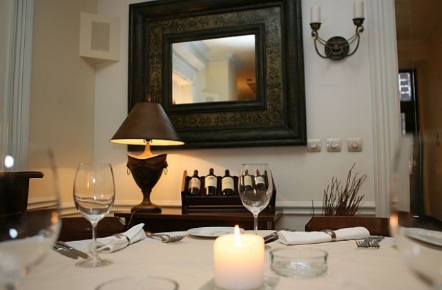 Българската празнична спекула с празни приказки