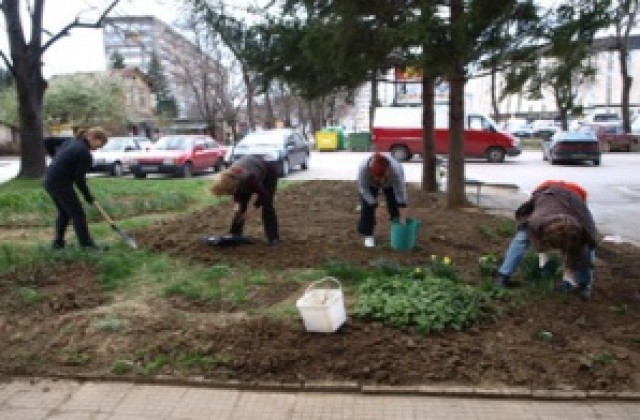 Извозиха над 100 кубика боклуци през почивните дни