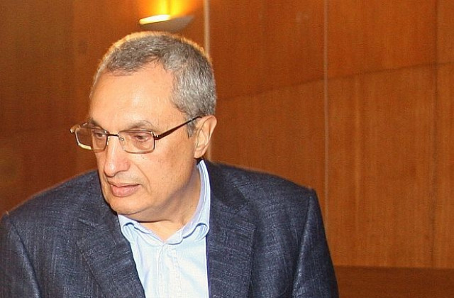 Костов: Управляващите като че ли направиха компромис, като подписаха с консултанта за АЕЦ Белене