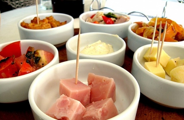 Договарят храни и напитки за туризма