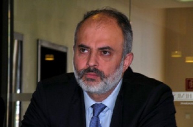 Социалният министър ще дари деца с умствена изостаналост в Мездра