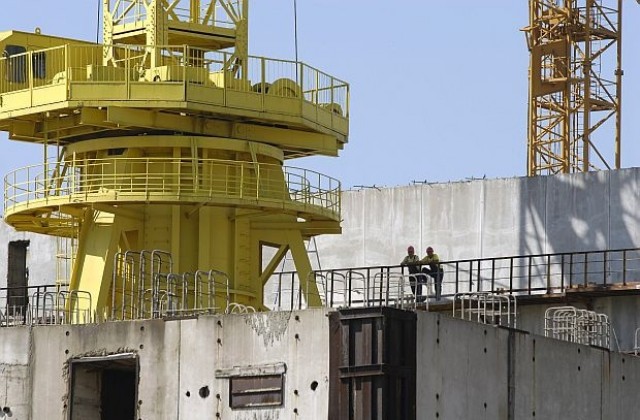 България: с малко хора, но с много атом