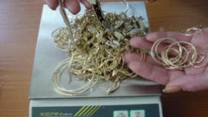 Откраднаха половин килограм злато