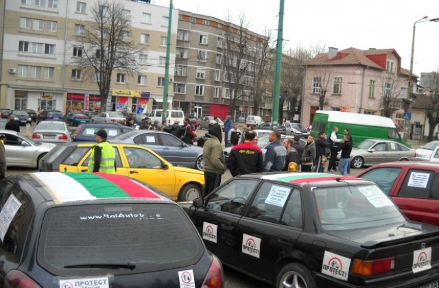 Вяло започна протестът срещу високите цени на горивата в Габрово