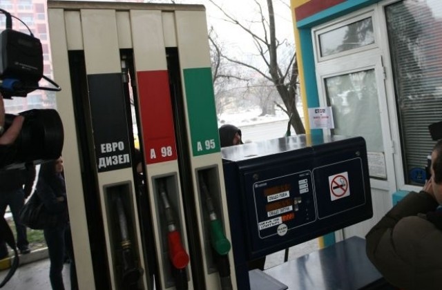 Около 50 коли се събраха на протест срещу скъпите горива