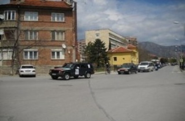 100 автомобили в протестното шествие, снимаха им номерата