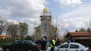 Болярово брани камбаната на храма Св Харалампий