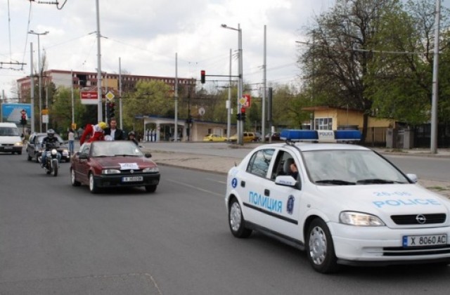 С около 150 коли протестираха в Хасково и Димитровград
