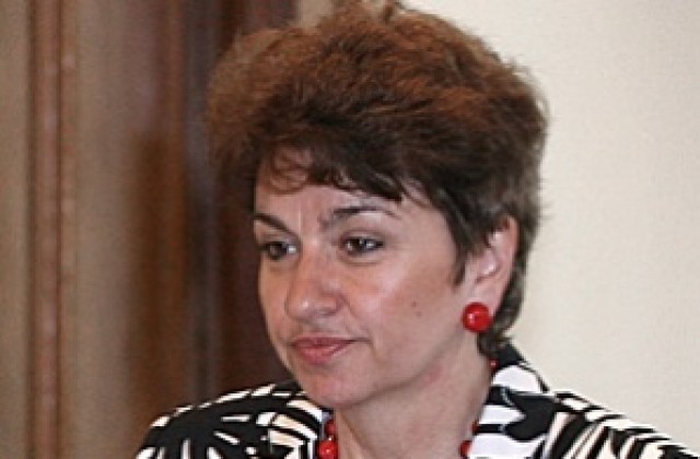 Меглена Плугчиева с поредица от срещи в Русенско