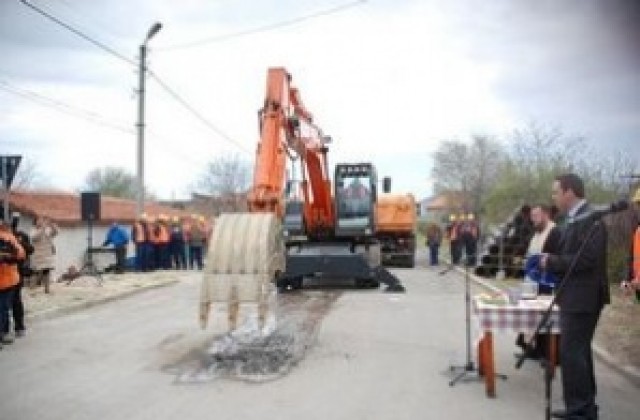 В Българово започна строителството на канализация