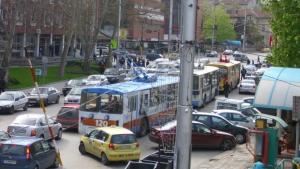 Катастрофа затруднява движението в центъра