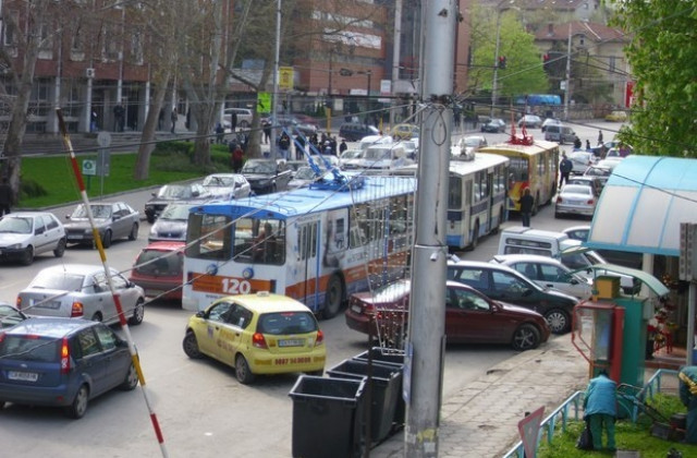 Катастрофа затруднява движението в центъра