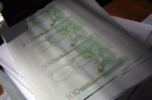 Разбиха печатница за фалшиви пари