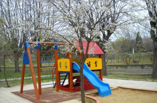 Бизнесмени се надцакват за Логопедичната градина