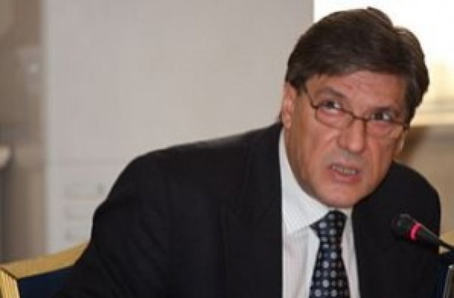 Българите харесват безцветен президент