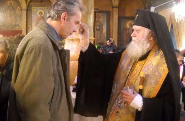 Четат 12 откъса от Евангелието