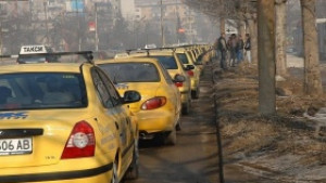 Таванът за такситата във Варна 150лв км през деня и