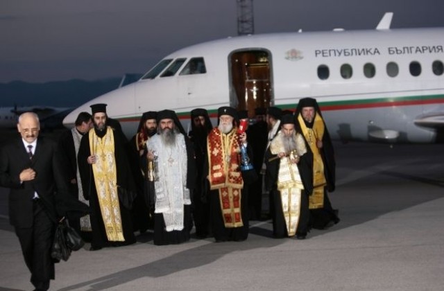 Правителственият самолет ще докара Благодатния огън от Йерусалим