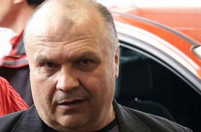 Наков глобява бойкотиращите, напуска Пирин