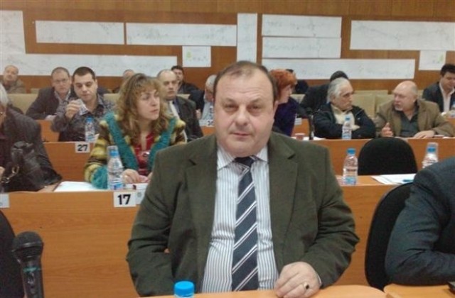 Румен Русев и напусналите Атака трябва да освободят името на групата в ОбС