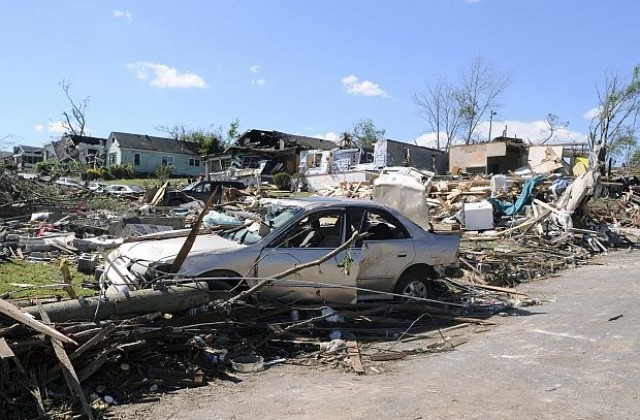 Бурите в САЩ взеха 305 жертви и спряха втората американска АЕЦ