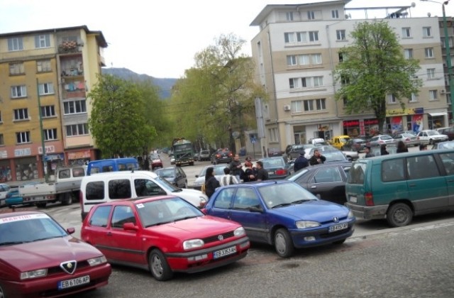 Разпоредителни протоколи и засилено полицейско присъствие предотвратиха блокадата на пътя за Шипка