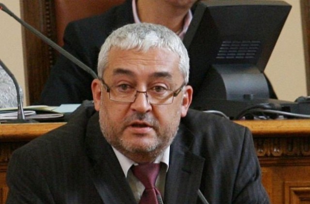 Иван Тотев източил 70 000 лева според РЗС