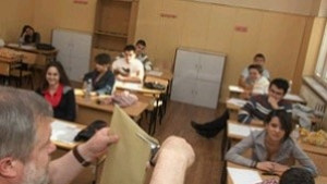 Над 2 400 ученици отиват на малки матури