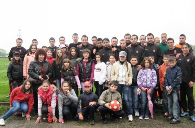 Деца докоснаха мечтата си