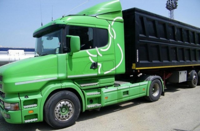 Издирван от Европа камион беше задържан на пристанище Варна