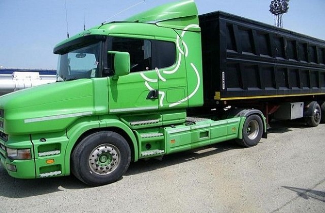 Задържаха издирван от Европа камион на благоевградска фирма