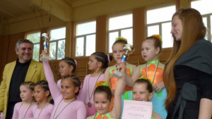 53 малки грации очароваха Мездра