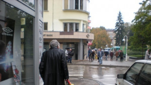 Остава облачно и дъждовно