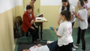Ученици се състезаваха в оказване на първа помощ