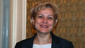 Менда Стоянова Минималната заплата да се вдига по браншове