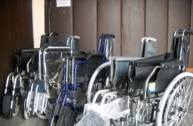Онкодиспансерът се оборудва с инвалидни колички