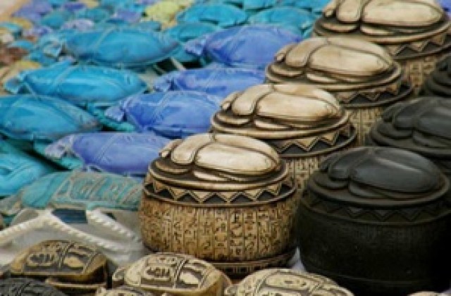 Сувенирният пазар започва работа след месец