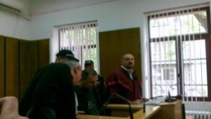 Оставиха в ареста единия от Хиените
