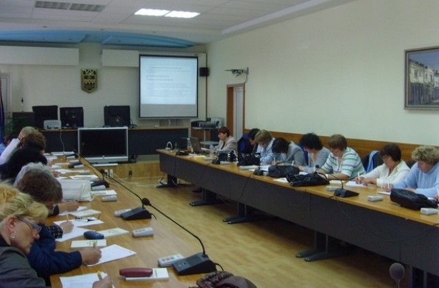 Професор от Софийския университет обучи помощник-възпитатели