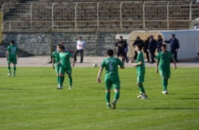 Ботев - Враца здраво стъпи на върха