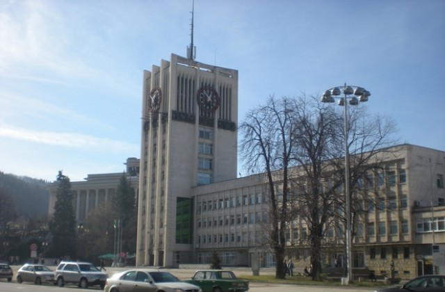Издигат в Габрово паметник на Пенчо Семов