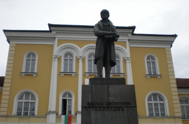 Отборът на Априловската гимназия спечели златните медали по баскетбол