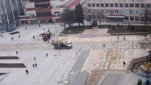 Две мнения за ремонта на жълтите плочи