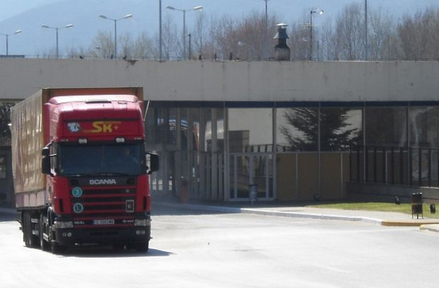 Конфискуваха над 600 мастербокса цигари