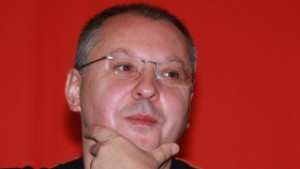 Станишев Затъваме в кризата заради ГЕРБ